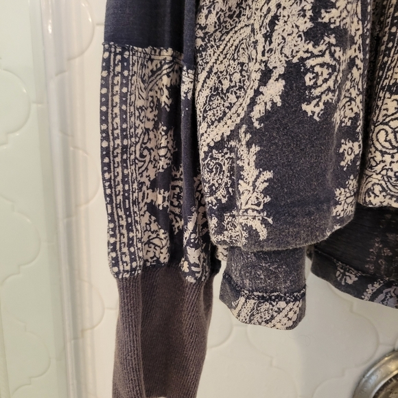 Free People True Perfection Paisley High Low Top - Picture 2 of 5